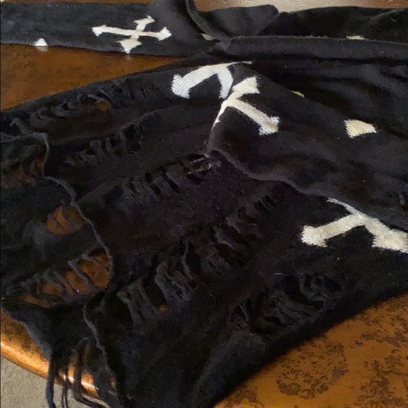 COPY - TCEC distressed black sweater with white crosses L - Picture 8 of 13